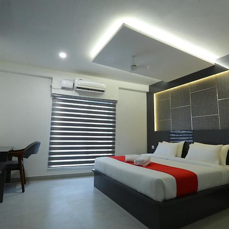 D-Luxe Hotel Kochi エクステリア 写真